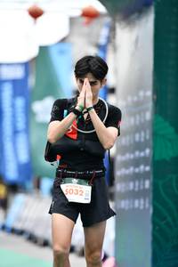 BIB: 5032
                            <button type="button" onclick="openModal(21897550)" class="btn btn-primary btn-sm float-right btn-popup" data-toggle="modal" data-target=".modal-high-quality">
                        <i class="fas fa-shopping-cart"></i> Add to Cart
                    </button>
                                            <button type="button" onclick="isThisMe(21897550, true)" class="btn btn-success btn-sm float-right btn-popup btn-isme hidden" data-toggle="tooltip" data-placement="bottom" title="นี่คือรูปของคุณใช่ไหม คลิกที่นี่เพื่อเอาเข้าอัลบั้ม">
                        <i class="fas fa-plus"></i> Add to album
                    </button>
                    <button type="button" onclick="isThisMe(21897550, false)" class="btn btn-warning btn-sm float-right btn-popup btn-isnotme hidden">
                        <i class="fas fa-ban"></i> Remove from album
                    </button>